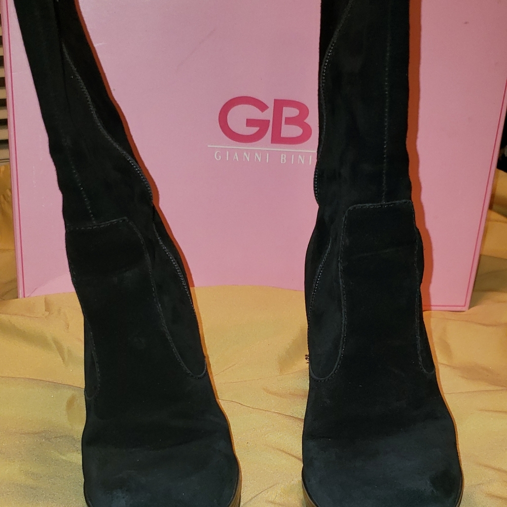 Women's shoes